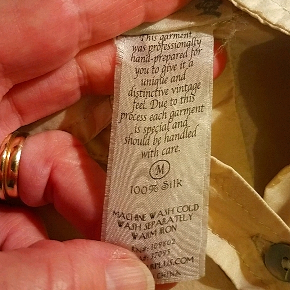 Da-Nang Vintage 100% washable silk buttondown top - Picture 5 of 6